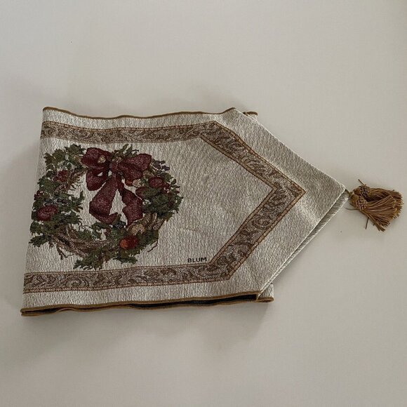 Christmas Wreath Tapestry Table Runner Cheri Blum Gold Tassels USA Made 72" x 13 - Picture 5 of 15